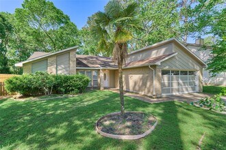 3122 Village Park Dr in Houston, TX - Foto de edificio - Building Photo