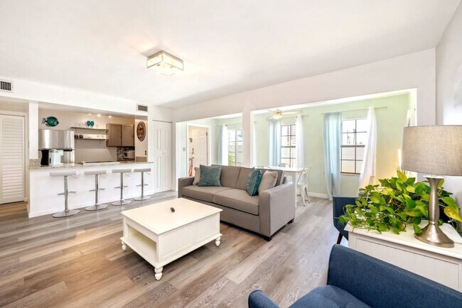 4000 Gulf Terrace Dr in Destin, FL - Building Photo - Building Photo