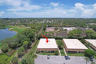 104 Half Moon Cir in Jupiter, FL - Building Photo - Building Photo