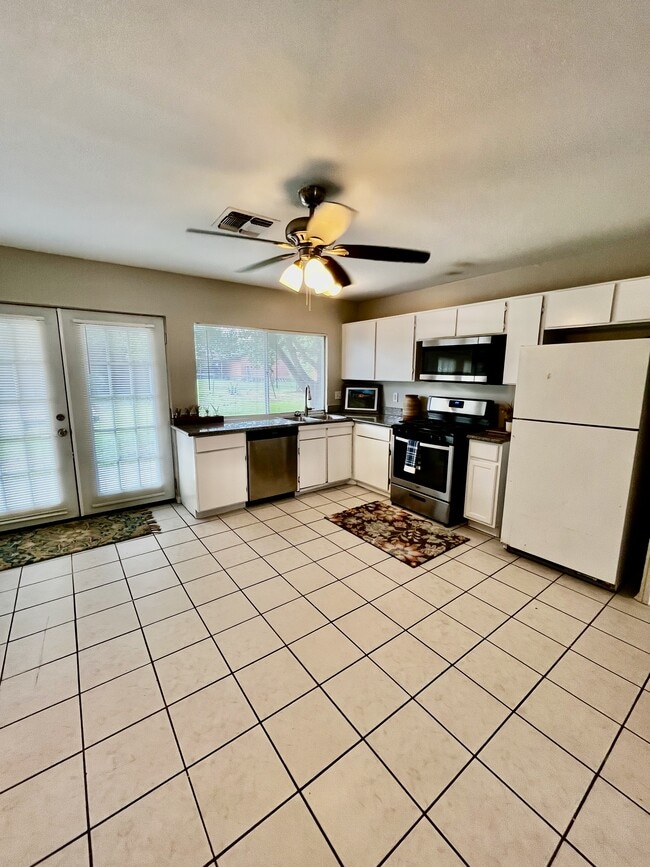 8630 Elk Runner St in San Antonio, TX - Building Photo - Building Photo