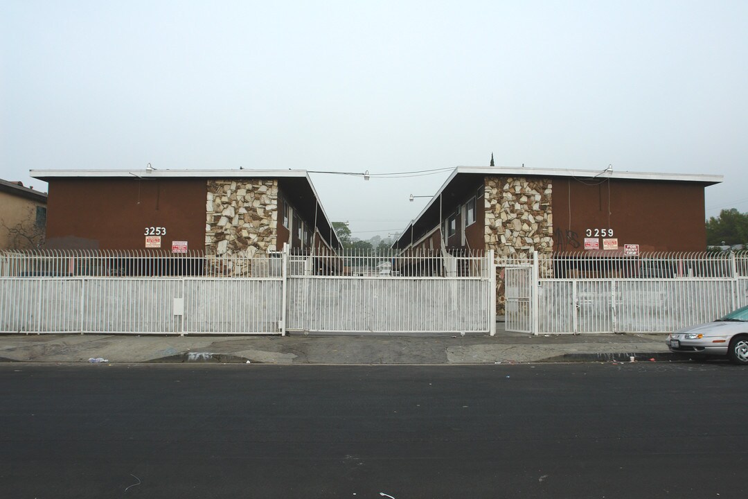 Drew St Apartments in Los Angeles, CA - Building Photo