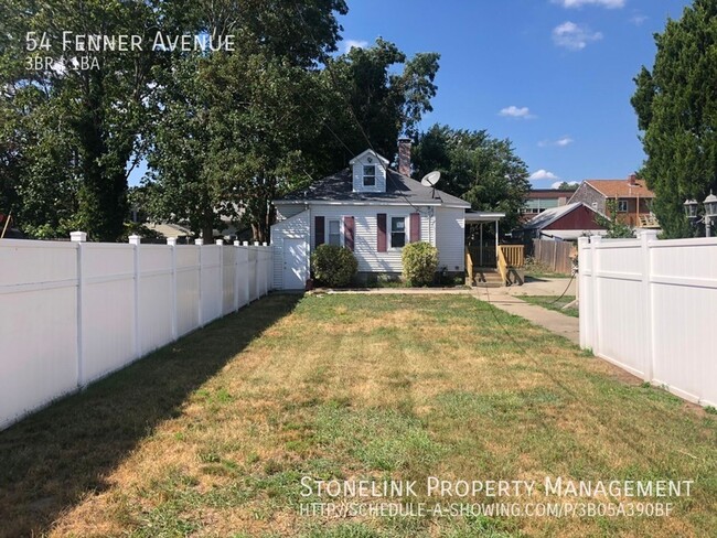 54 Fenner Ave in East Providence, RI - Building Photo - Building Photo