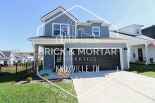 1669 Spring Berry Ln in Knoxville, TN - Building Photo