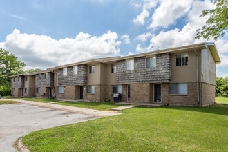 Twin City Apartments in Council Bluffs, IA - Building Photo - Building Photo