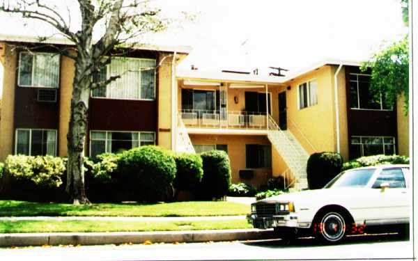 118 N Lamer St in Burbank, CA - Foto de edificio - Building Photo