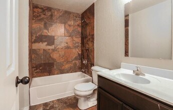 512 Center Way in El Paso, TX - Building Photo - Building Photo