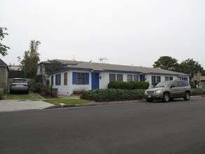 2521-2527 Euclid St in Santa Monica, CA - Foto de edificio - Building Photo