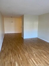 34A E Pembroke Rd, Unit 103 in Danbury, CT - Building Photo - Building Photo