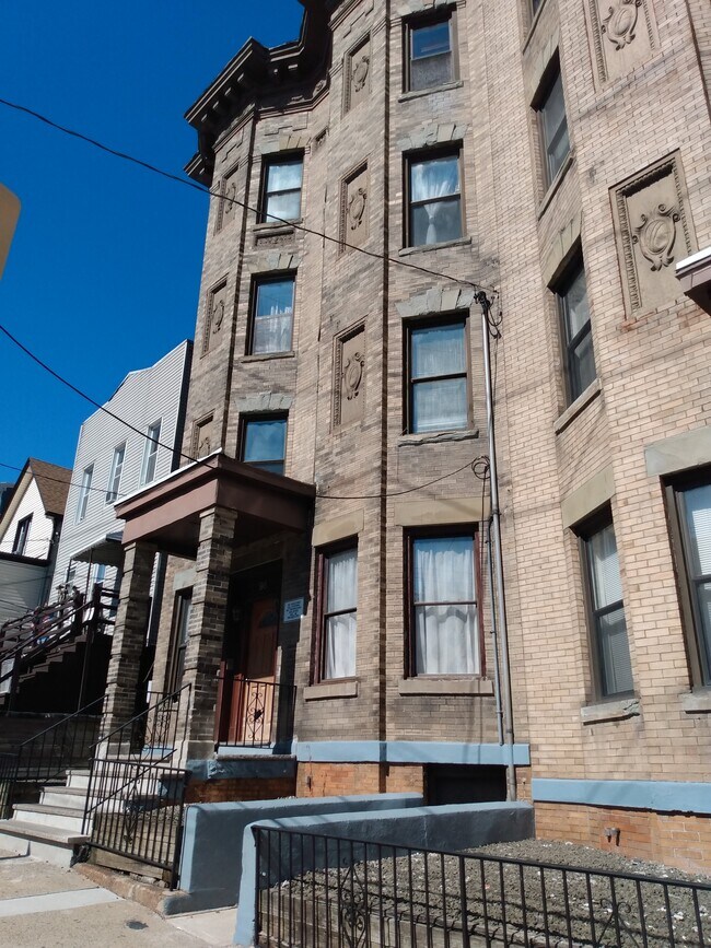 98 North St, Unit 3N in Jersey City, NJ - Building Photo - Building Photo