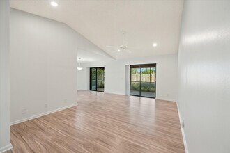 13511 Jonquil Pl in Wellington, FL - Building Photo - Building Photo
