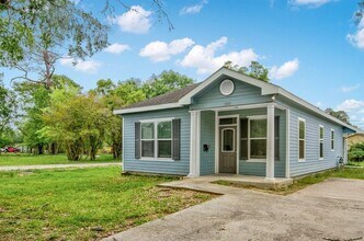 2245 Wilson St in Beaumont, TX - Building Photo - Building Photo