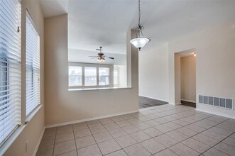 9204 Conestoga Dr in Fort Worth, TX - Foto de edificio - Building Photo
