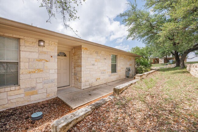 21513 Pershing Ave in Lago Vista, TX - Building Photo - Building Photo