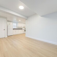 73 Pearce Ave in St Catharines, ON - Building Photo - Building Photo