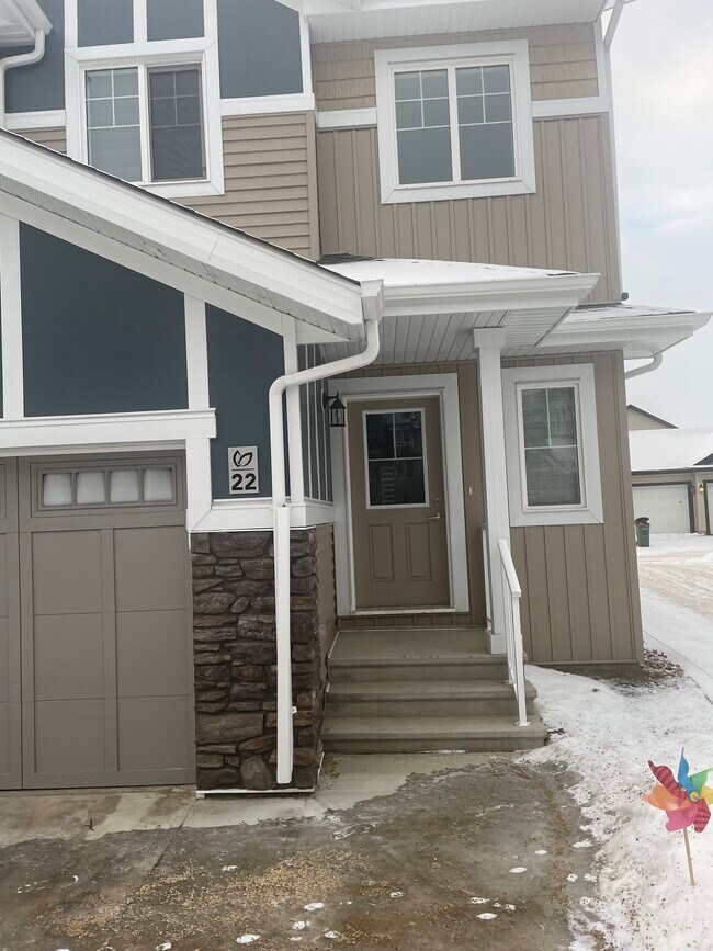 740-740 Daniels Way SW in Edmonton, AB - Building Photo - Building Photo