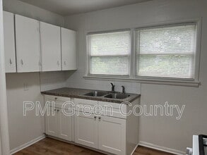 4338 N Hartford Ave in Tulsa, OK - Foto de edificio - Building Photo