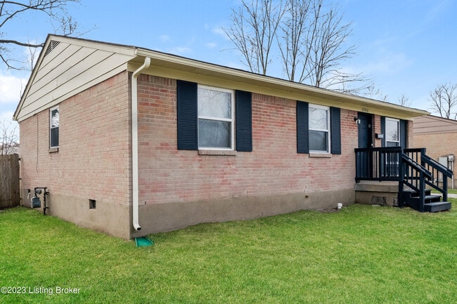 6506 Maravian Dr in Louisville, KY - Building Photo - Building Photo
