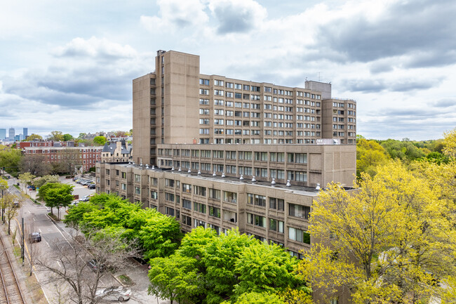 Regency Park in Brookline, MA - Building Photo - Building Photo