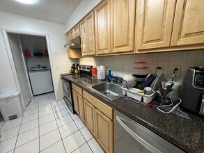 37 Tarinelli Cir in Bridgeport, CT - Building Photo - Building Photo