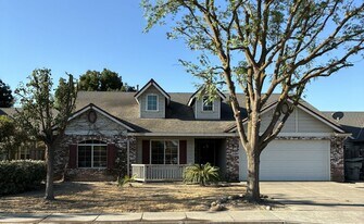 1087 W Julia Way in Hanford, CA - Building Photo