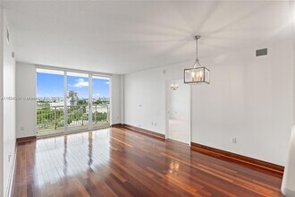 19501 W Country Club Dr, Unit 1610 in Aventura, FL - Building Photo - Building Photo