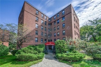 161 Pearsall Dr in Mount Vernon, NY - Building Photo - Building Photo