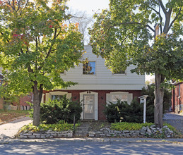 2354 King St E in Hamilton, ON - Building Photo - Building Photo