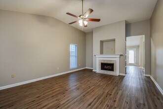 5580 Kaitlyn Dr E in Walls, MS - Foto de edificio - Building Photo