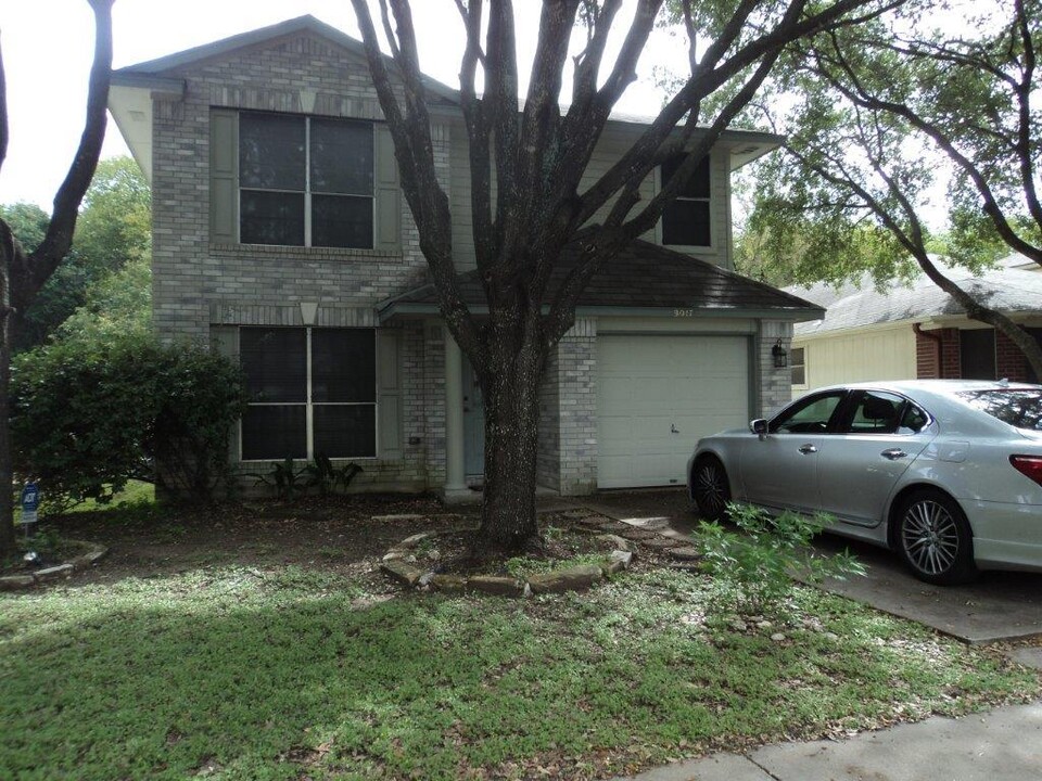 9017 Vigen Cir in Austin, TX - Building Photo