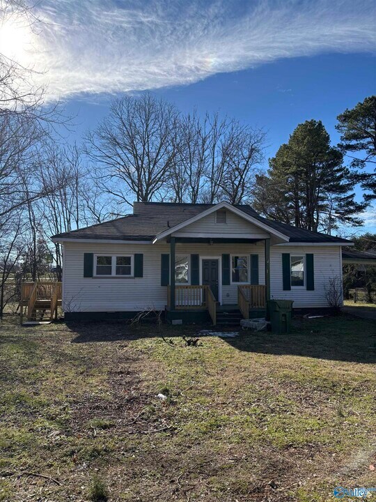 506 Forrest Cir NE in Huntsville, AL - Building Photo