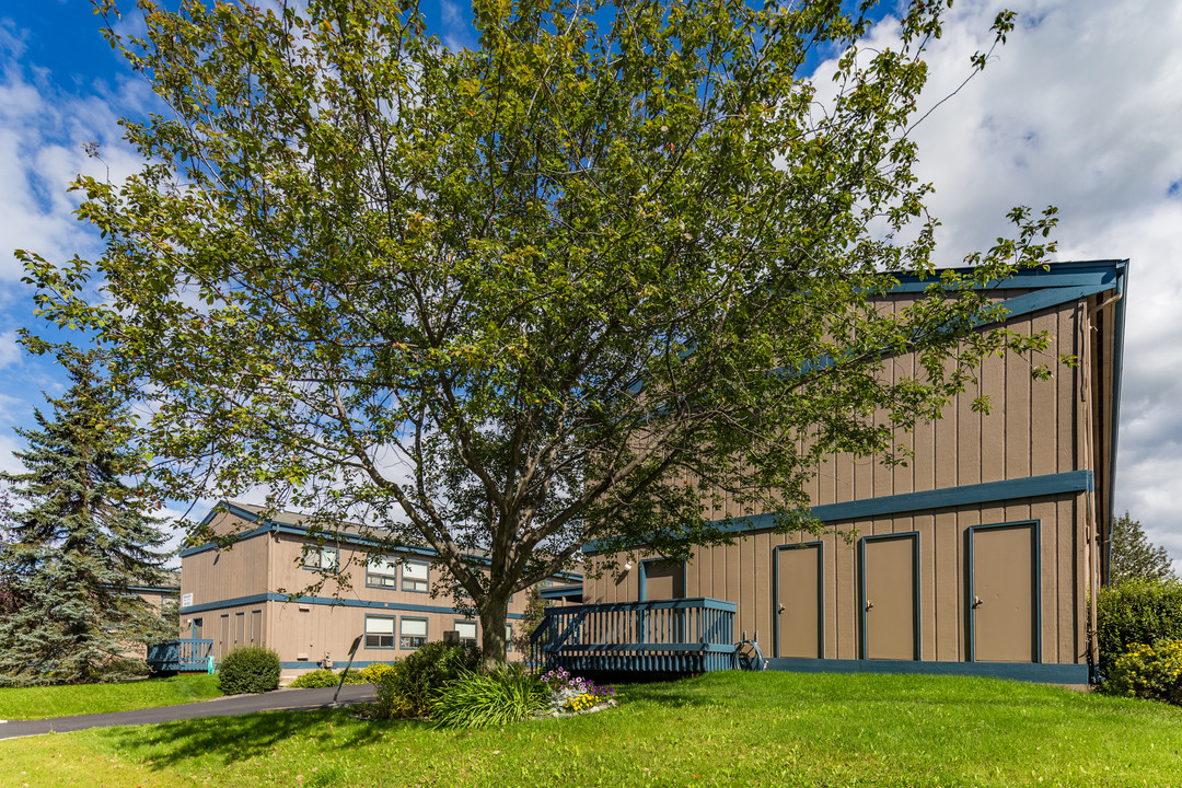 Arctic Gardens in Anchorage, AK - Building Photo