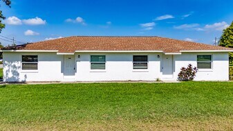 909 W Orange St in Kissimmee, FL - Building Photo