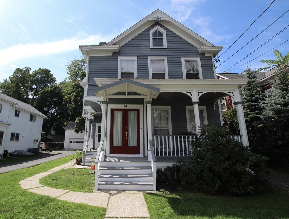 14 Halsted St in Newton, NJ - Building Photo