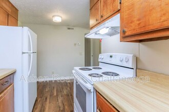 108 S Ridge Dr in Woodbury, TN - Foto de edificio - Building Photo