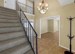 9611 Crail Dr in Spring, TX - Foto de edificio - Building Photo