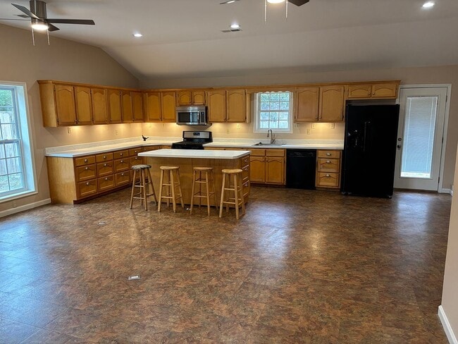 property at 6205 Lynnfield Rd