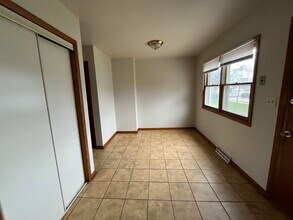 8142 W Howard Ave in Milwaukee, WI - Building Photo - Building Photo