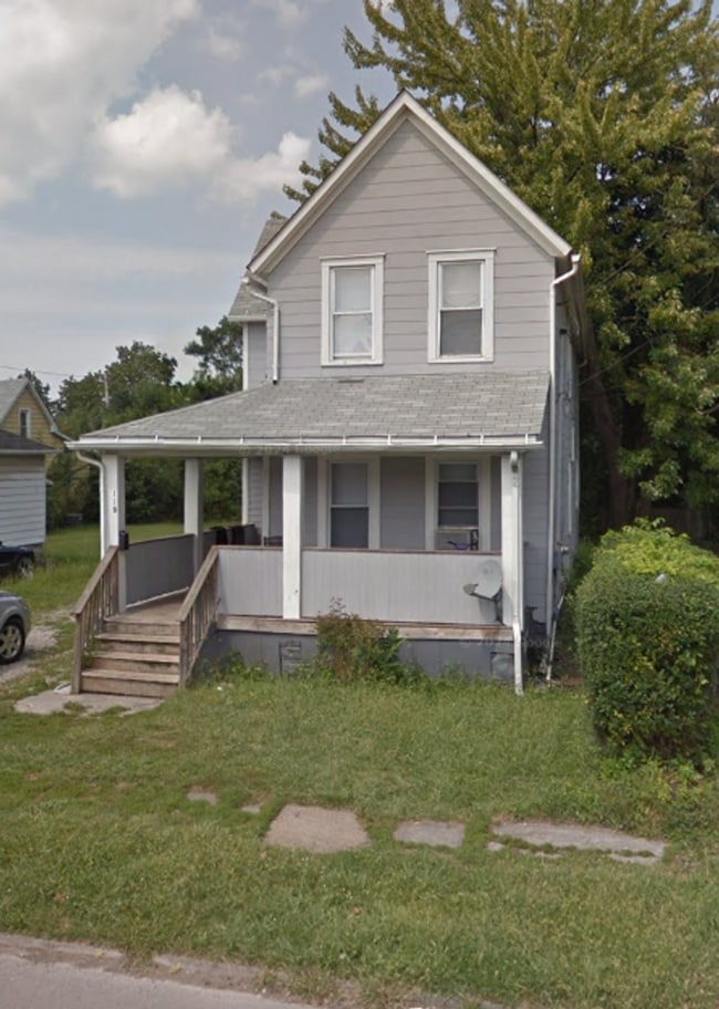 property at 119 E 32nd St