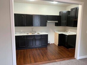 416 W Sycamore St, Unit B in Kokomo, IN - Building Photo - Building Photo