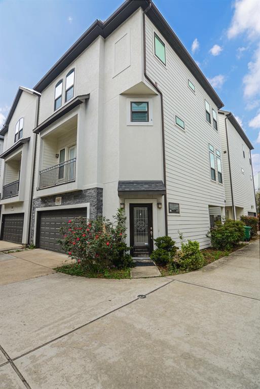 property at 964 W 24th St