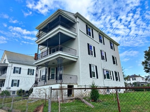 528 Lawton St in Fall River, MA - Building Photo - Building Photo