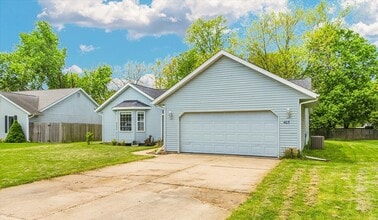 405 Ridge Rd in Mahomet, IL - Building Photo - Building Photo