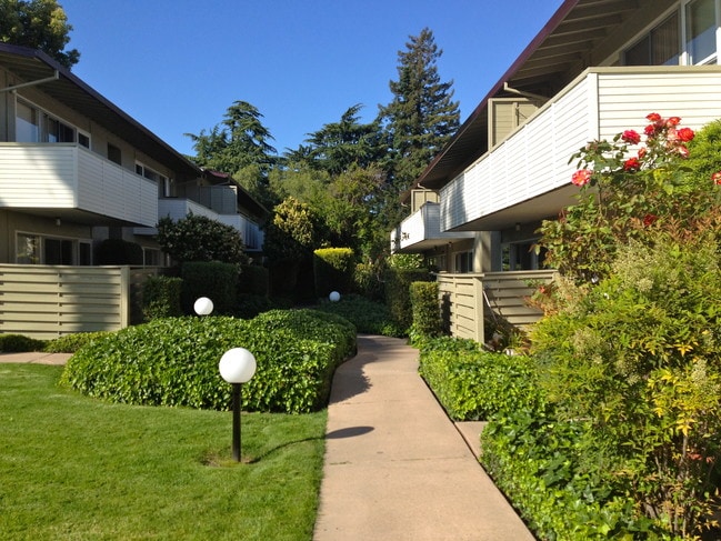 Peppertree Apartments