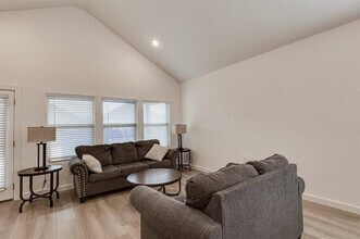 1233 Eagle Mountain Dr in Dallas, TX - Building Photo - Building Photo