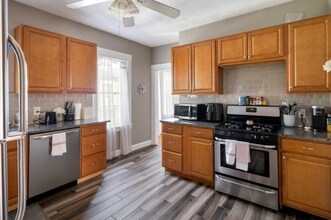 44 Greenleaf Ave, Unit #2 in Medford, MA - Building Photo - Building Photo