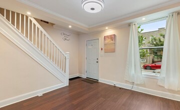 415 N East Ave in Baltimore, MD - Foto de edificio - Building Photo