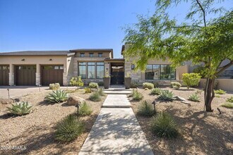 13267 E Ranch Gate Rd in Scottsdale, AZ - Building Photo - Building Photo