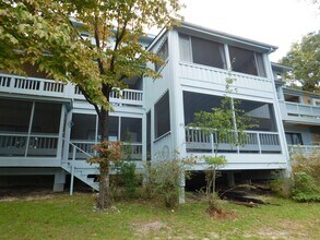 1201 Harbourside Dr in New Bern, NC - Building Photo - Building Photo