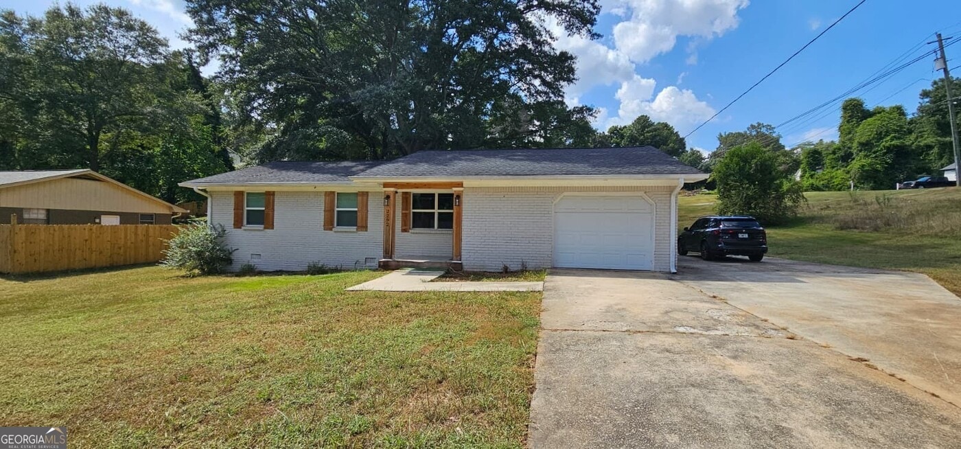 2292 Chestnut Hill Cir in Decatur, GA - Building Photo