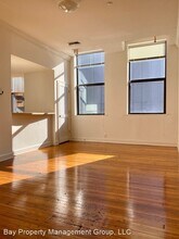 341 N Charles St in Baltimore, MD - Foto de edificio - Building Photo